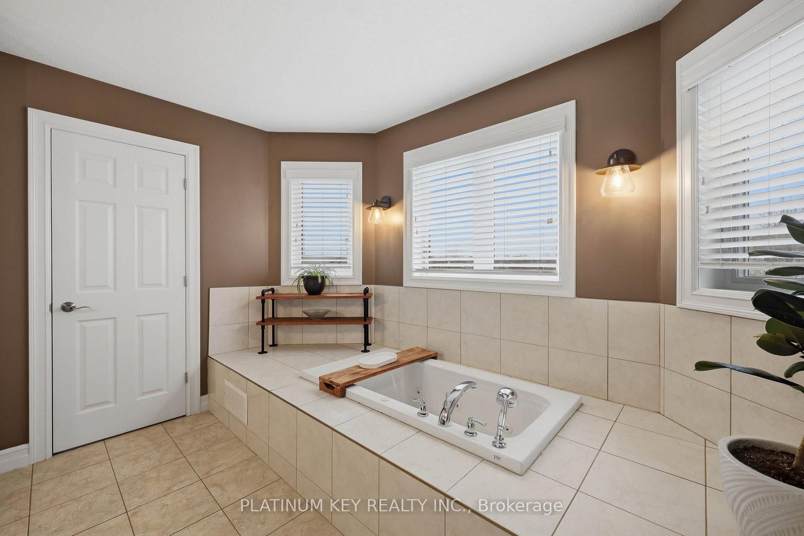 979 Moy Crescent - Photo 22