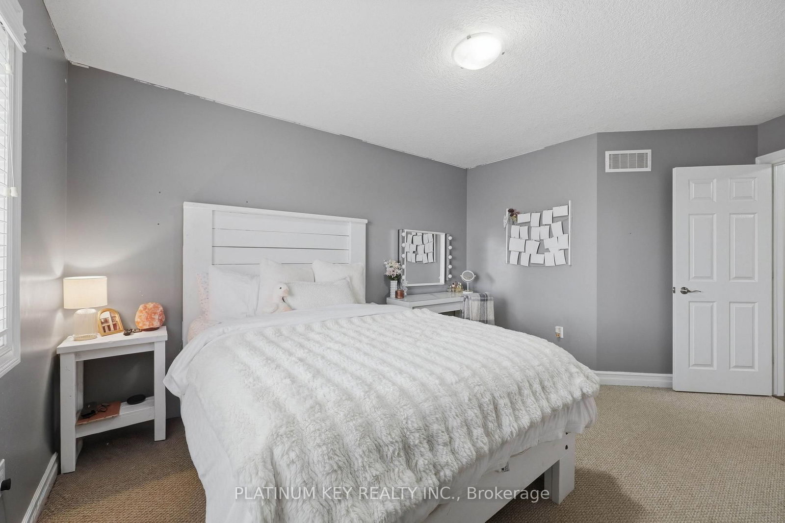 979 Moy Crescent - Photo 29