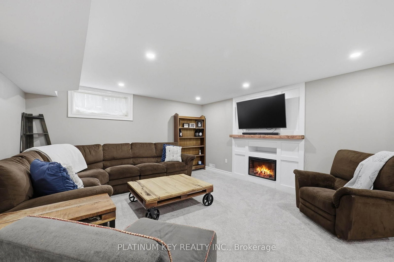 979 Moy Crescent - Photo 34