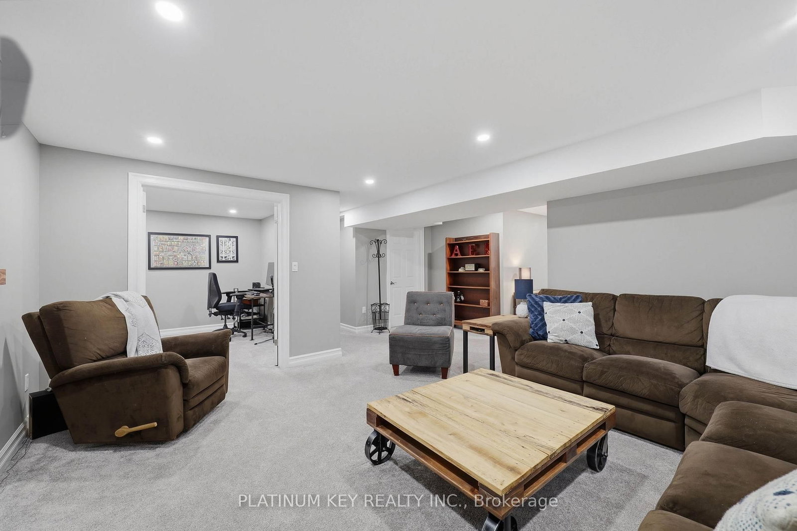 979 Moy Crescent - Photo 35