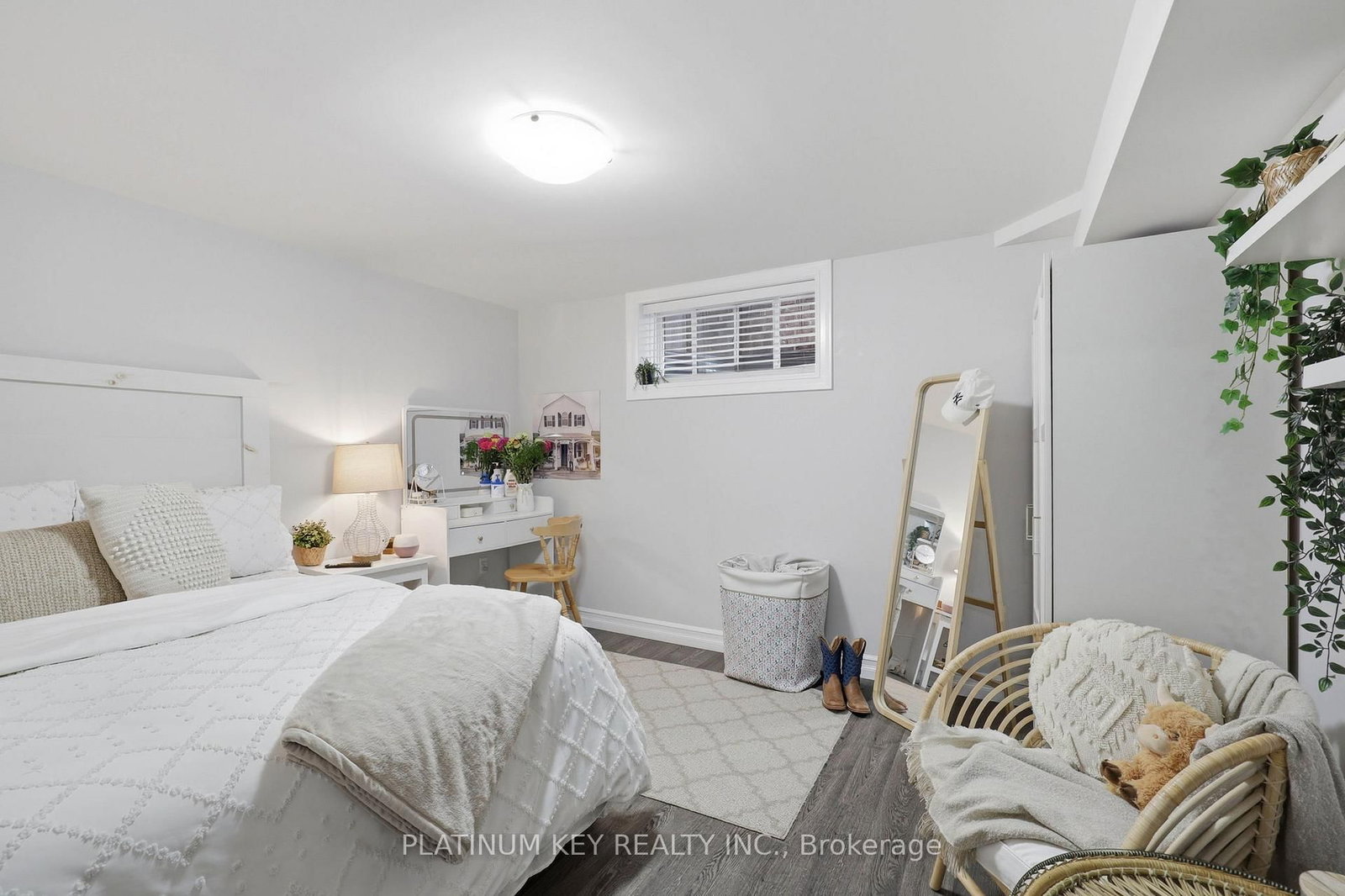 979 Moy Crescent - Photo 38