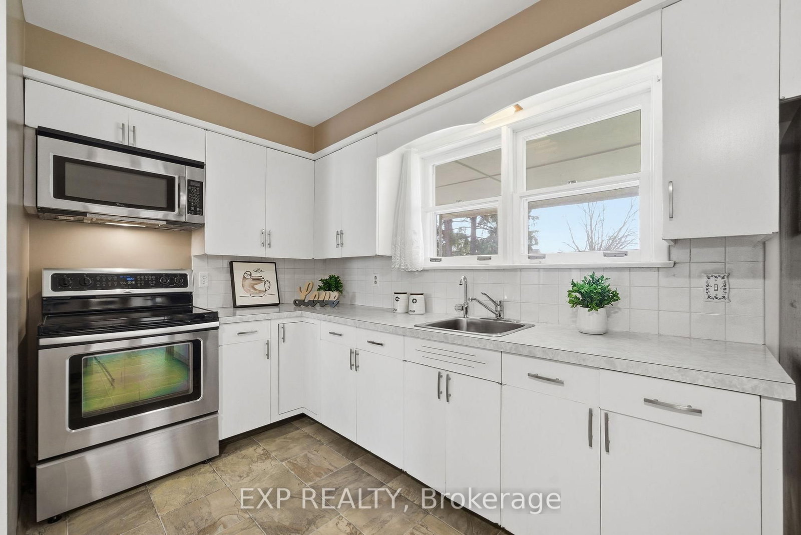 20 Roosevelt Street - Photo 14
