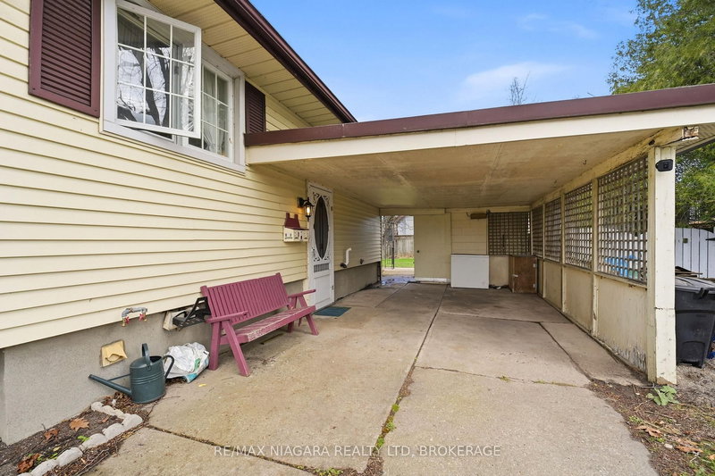 277 Lakeshore Rd, St. Catharines, L2M 1R9 | Image 3