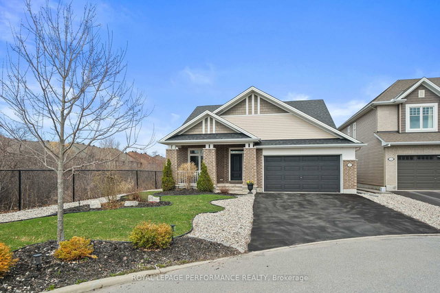 527 Silverbell Crescent