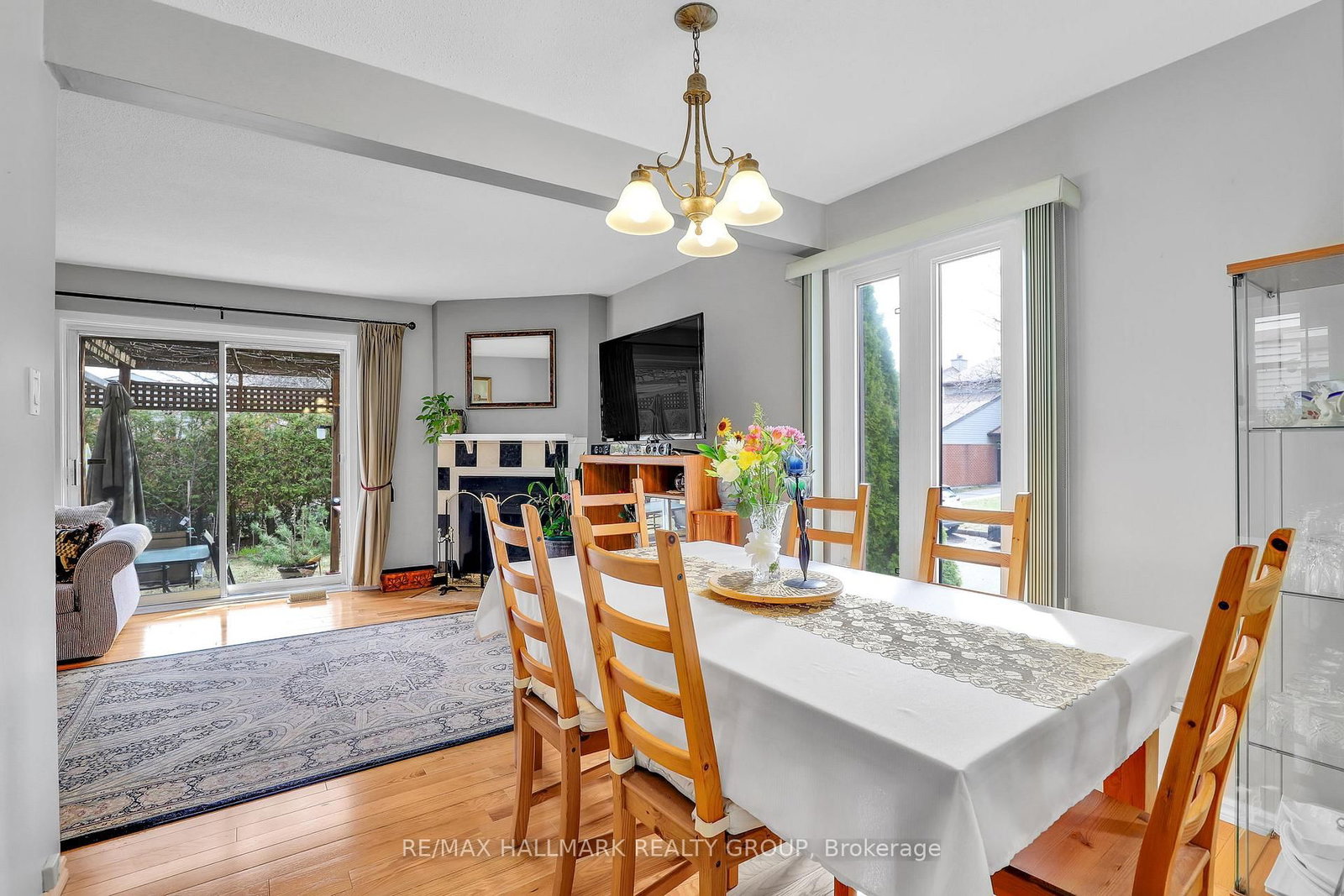 730 Malibu Terrace - Photo 3