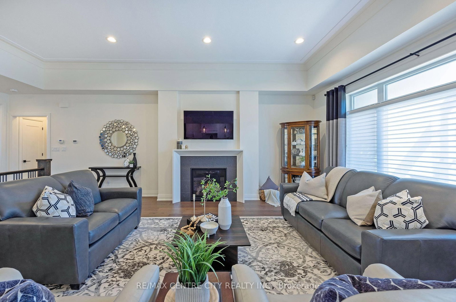 1166 Riverbend Road, Unit 7 - Photo 2