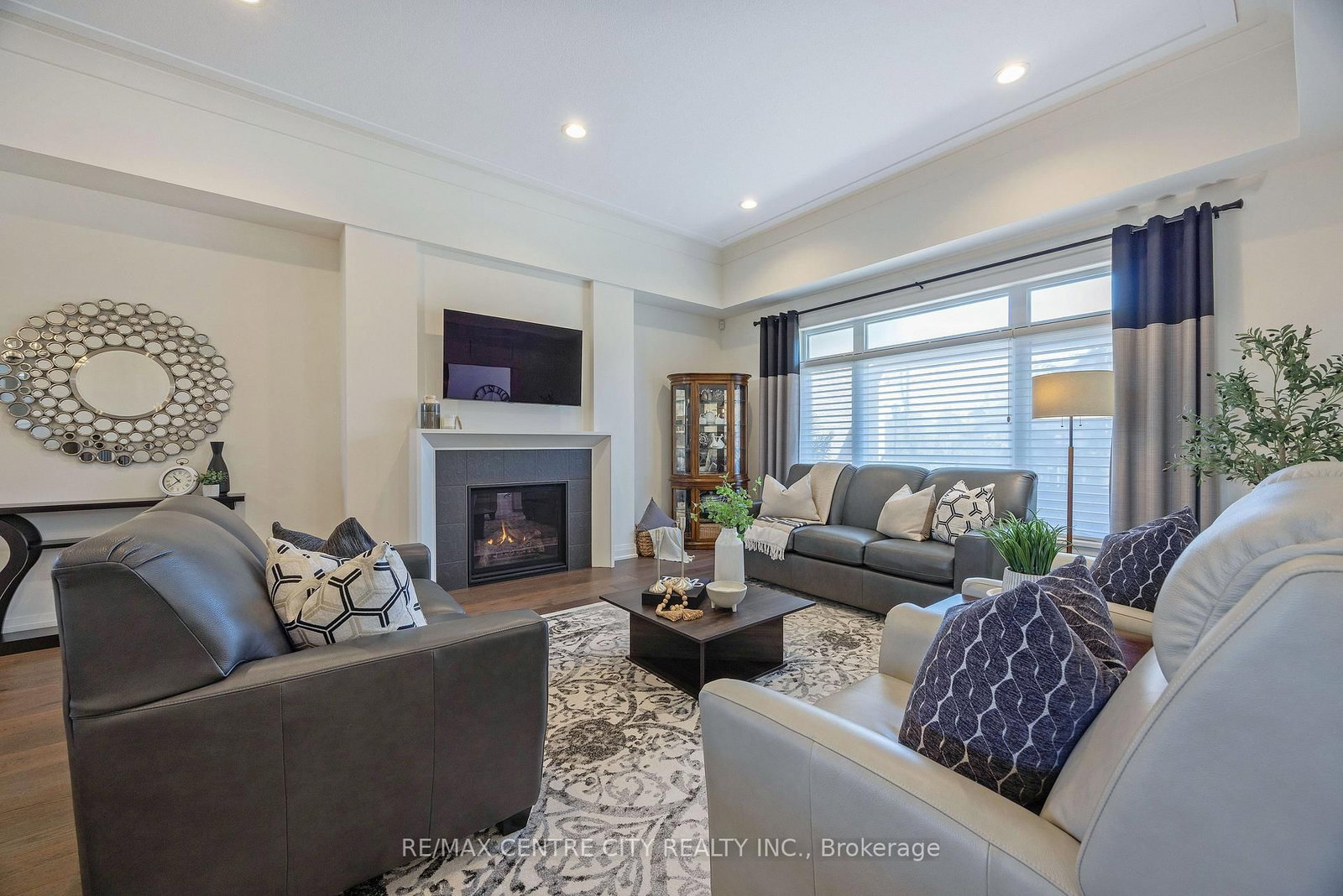 1166 Riverbend Road, Unit 7 - Photo 3