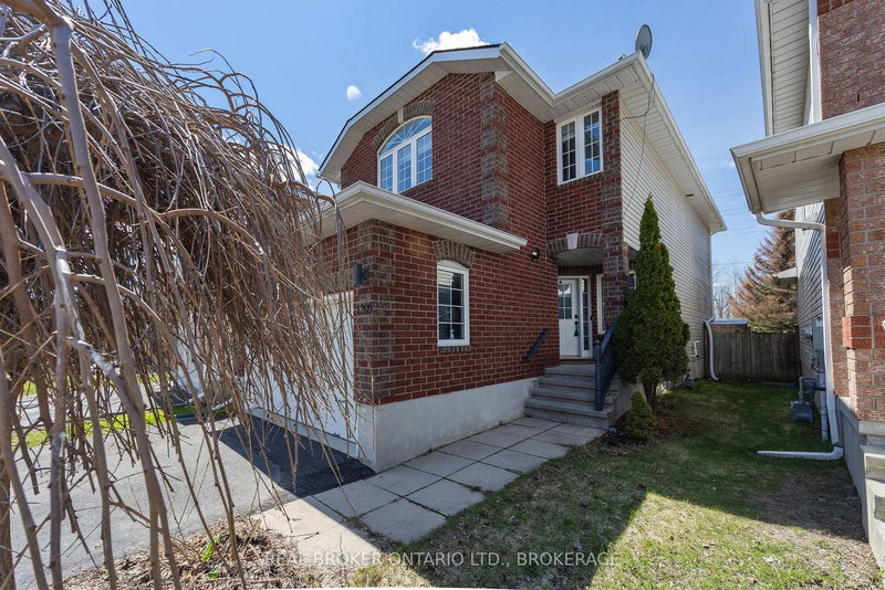 1269 Juniper Dr, Kingston, K7P 3G3 | Image 3