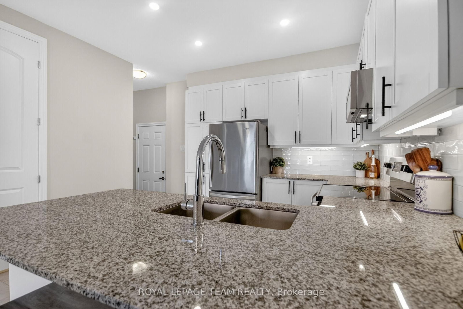 802 Bascule Place - Photo 12