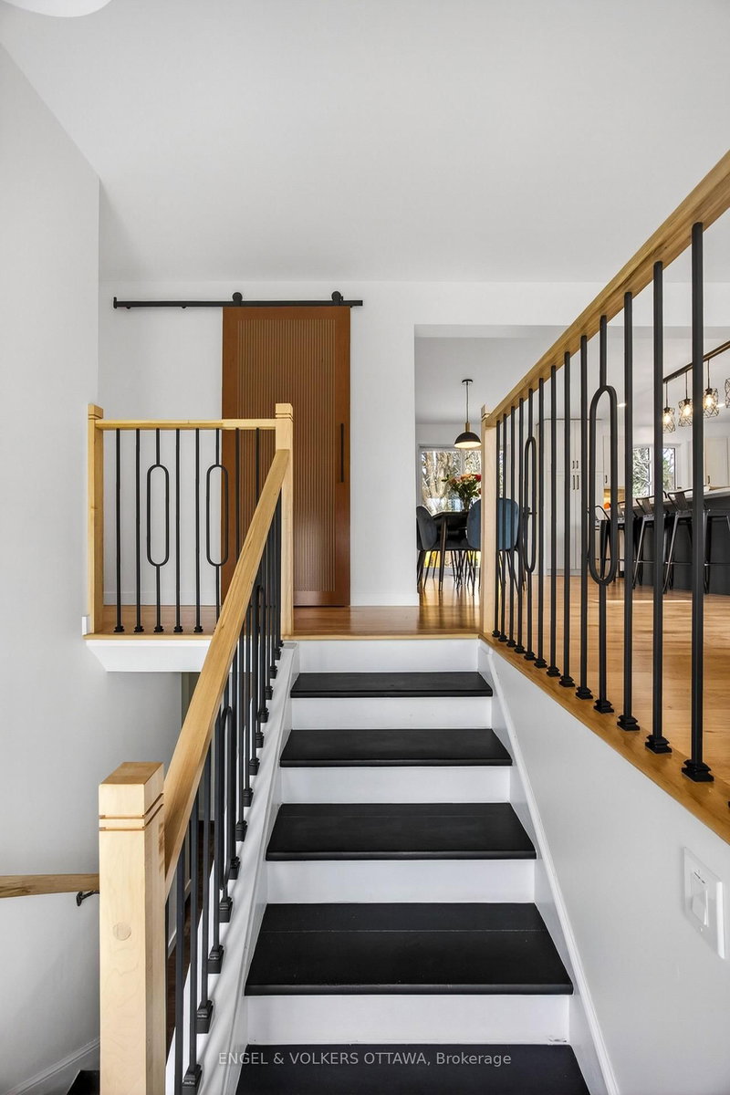 44 Carol Cres, Smiths Falls, K7A 3X8 | Image 2