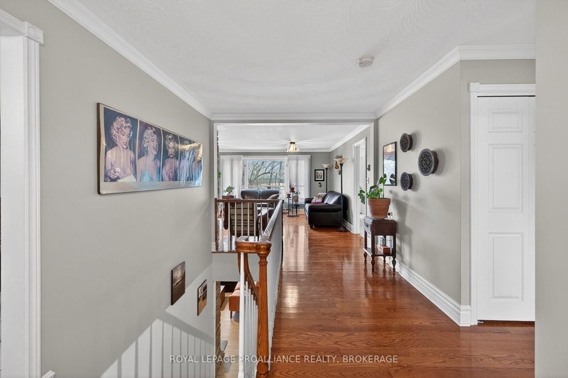 727 Aylmer Crescent