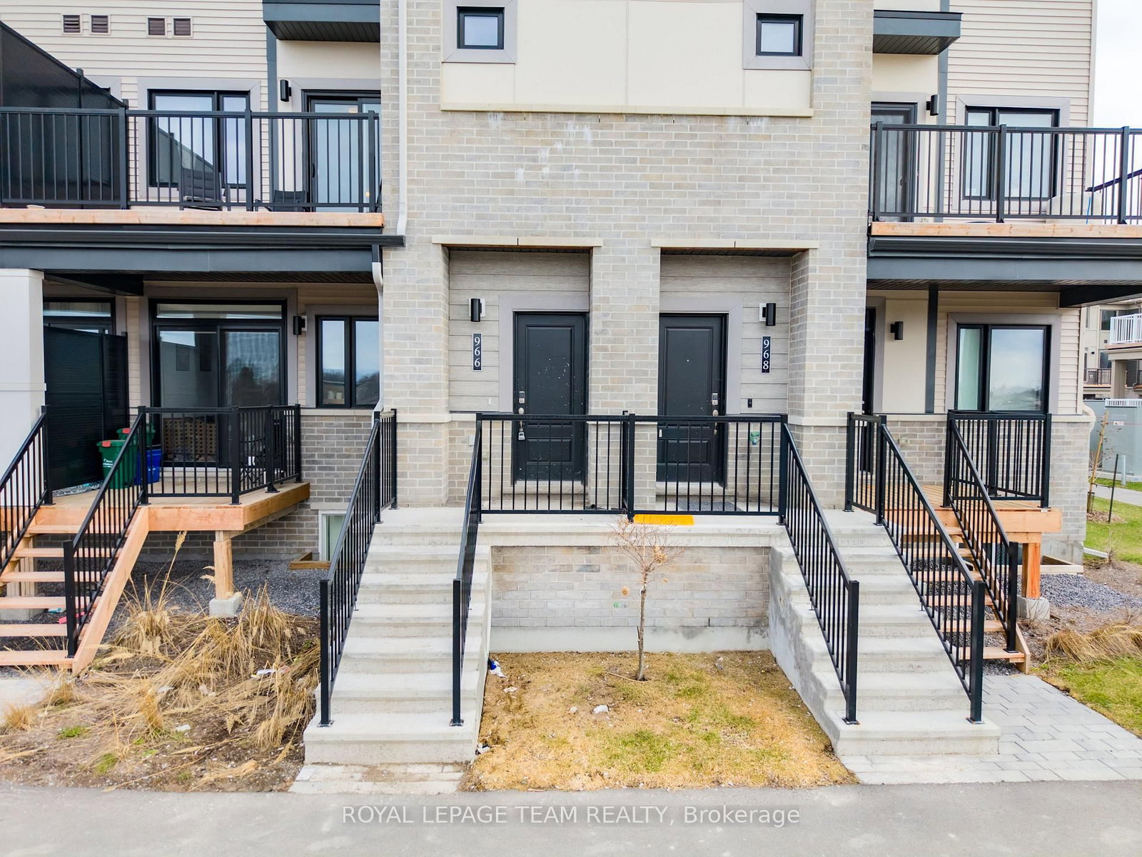 966 Chapman Mills Drive - Photo 2