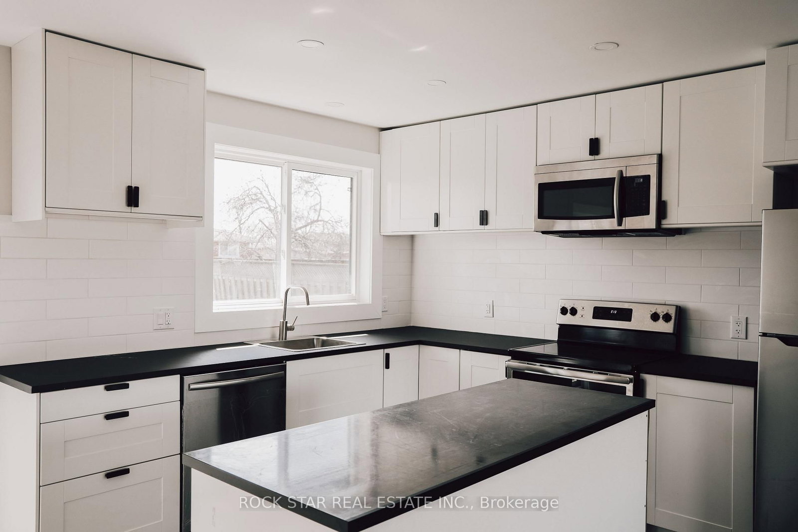 69 Austin Drive, Unit Upper - Photo 6