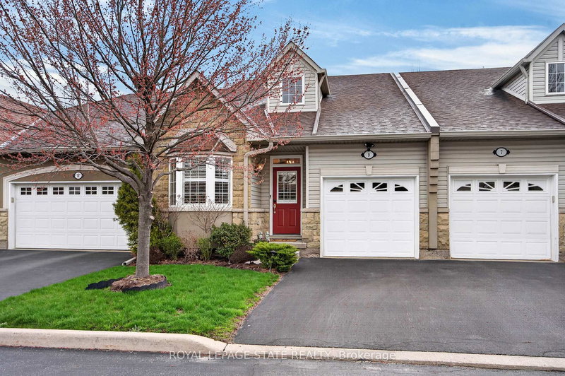 212 Stonehenge Dr #9, Hamilton, Ontario