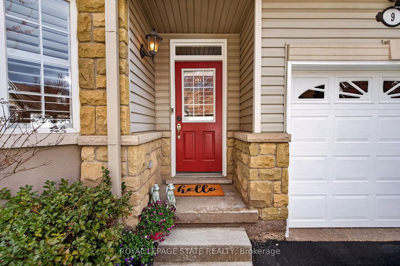 9 - 212 Stonehenge Dr, Hamilton, L9K 1N5 | Image 3