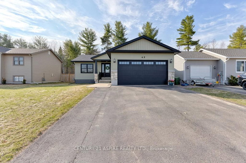 43 Dustin Dr, Petawawa, K8H 0G3 | Image 3