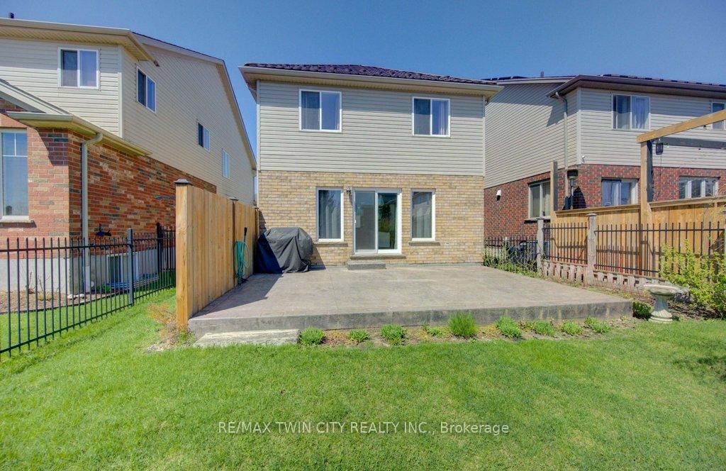 11 Frey Crescent - Photo 35