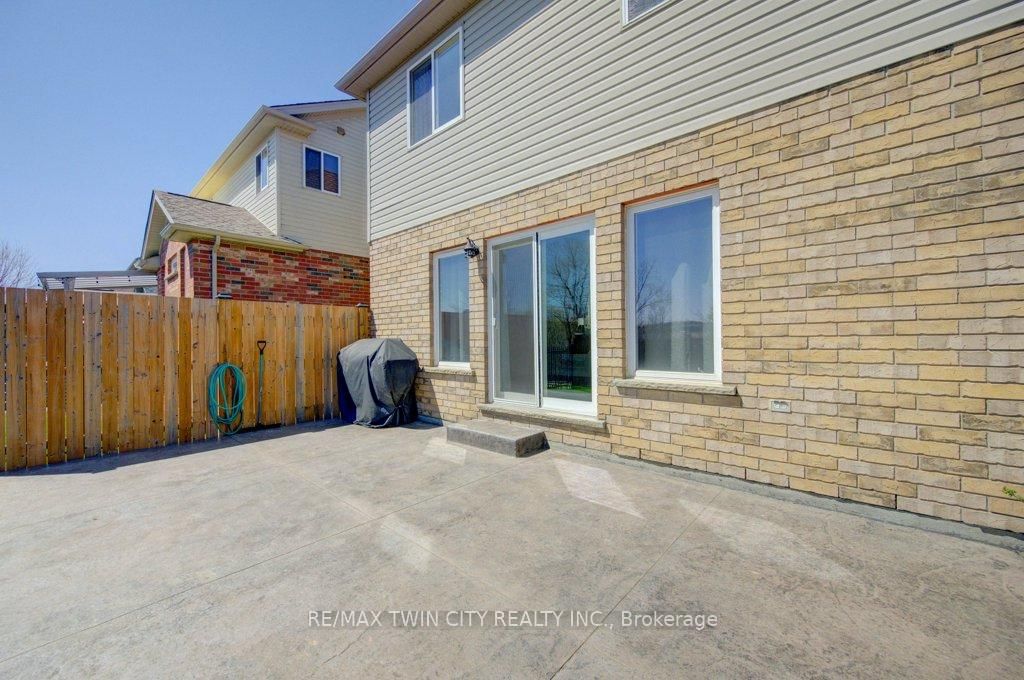 11 Frey Crescent - Photo 37