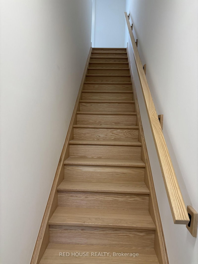 38 Everett Common, St. Catharines, L2P 0H1 | Image 2