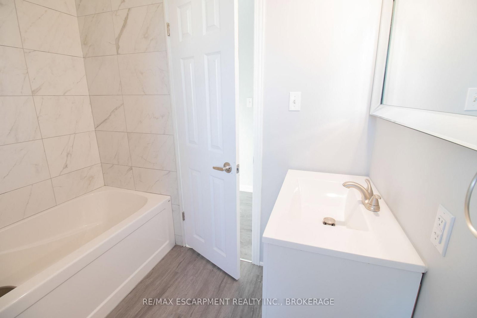 98 James Street E, Unit 1 - Photo 16