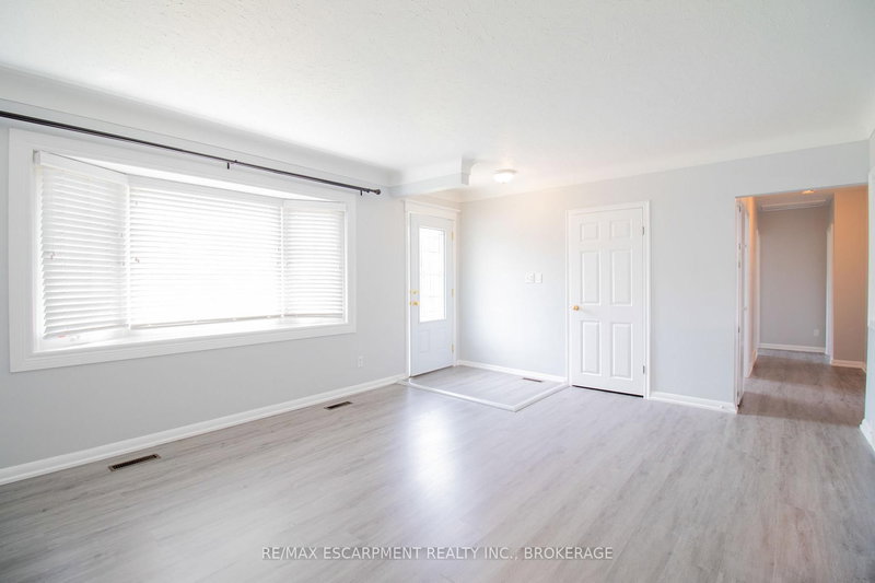 1 - 98 James St E, Welland, L3B 5M4 | Image 2