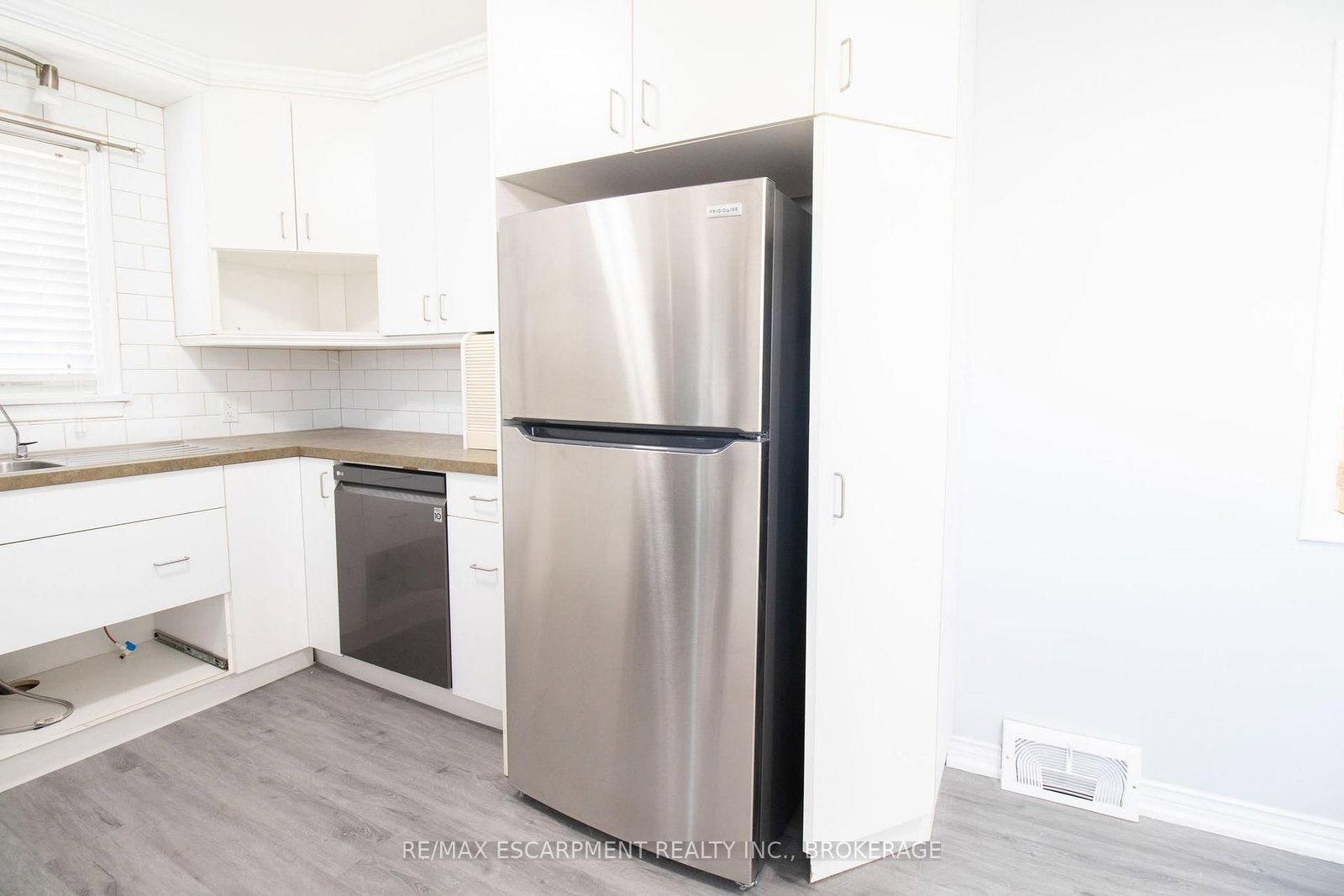 98 James Street E, Unit 1 - Photo 8