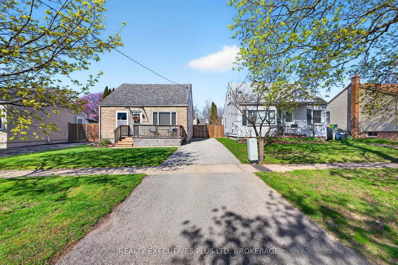 46 Doncaster Blvd, St. Catharines, L2N 1Y5 | Image 2