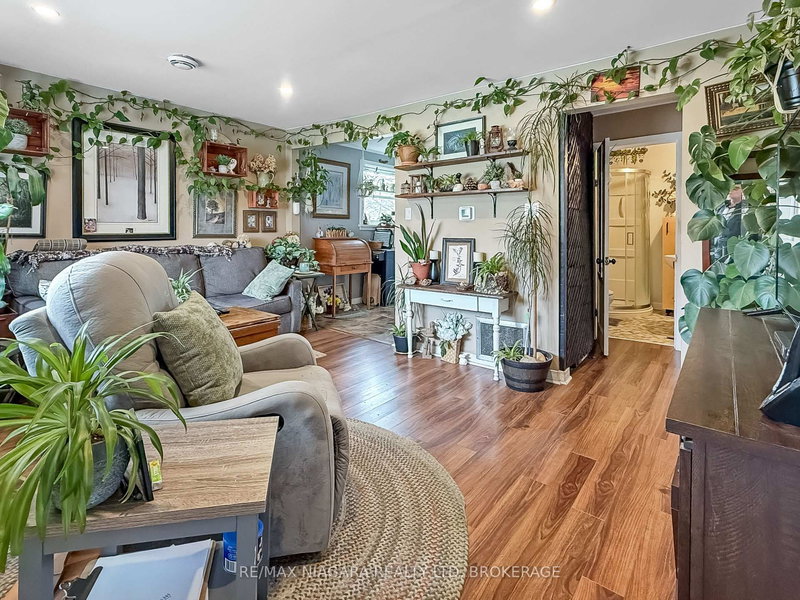 5 Aberdeen Crt, Fort Erie, L2A 3Y7 | Image 3