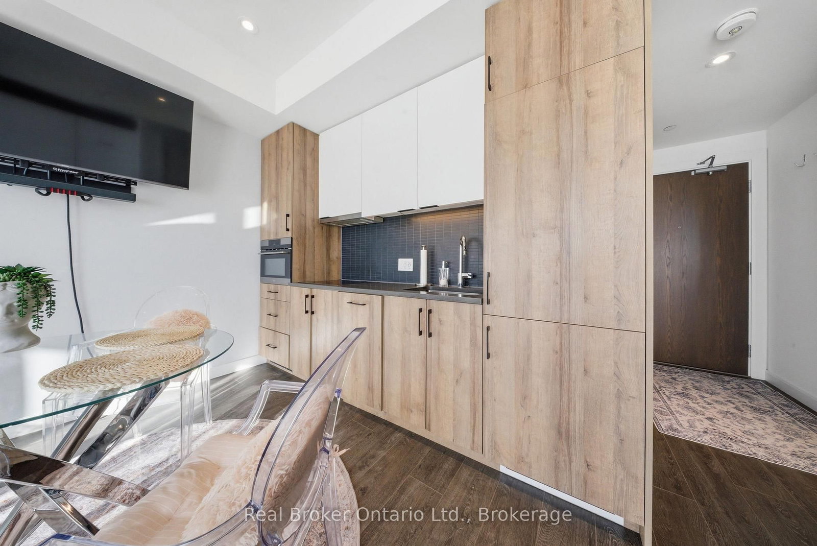 741 King Street W, Unit 107 - Photo 8