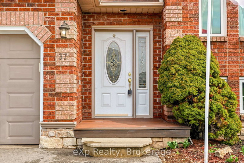 37 Thistlemoor Dr, Haldimand, N3W 2K4 | Image 3