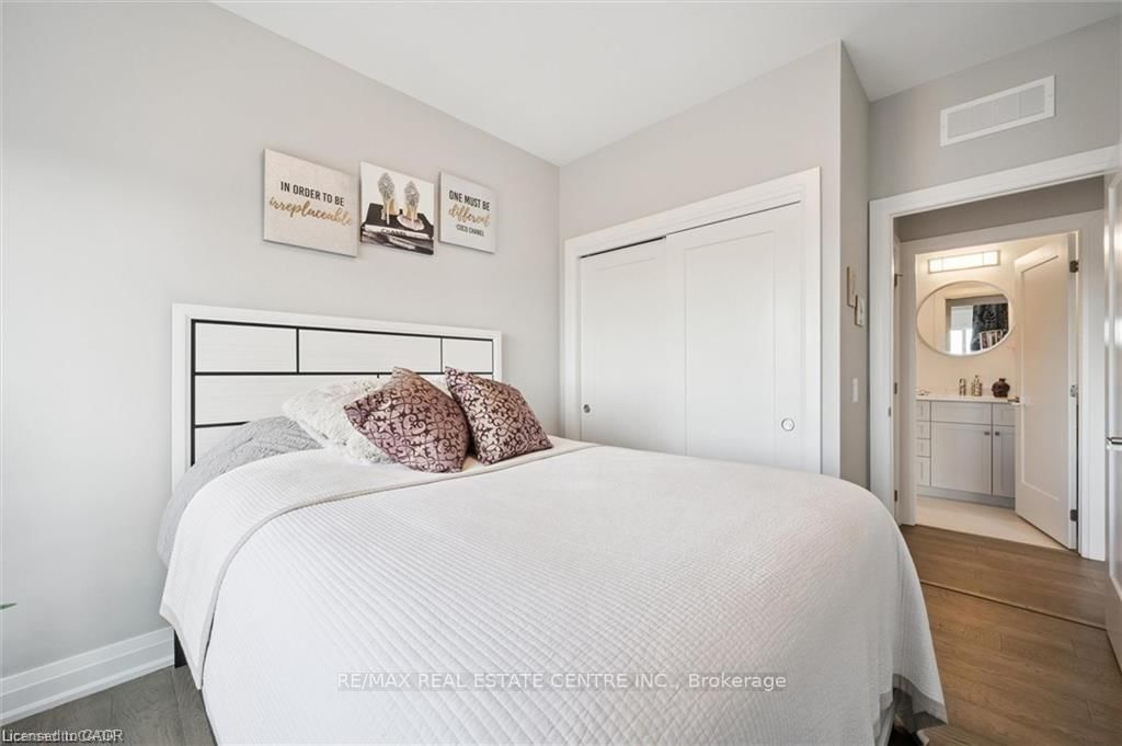 71 Wyndham Street S, Unit 608 - Photo 17