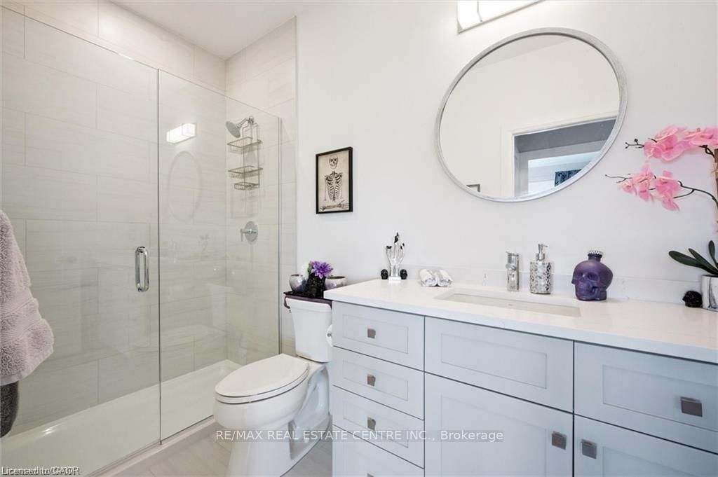 71 Wyndham Street S, Unit 608 - Photo 18