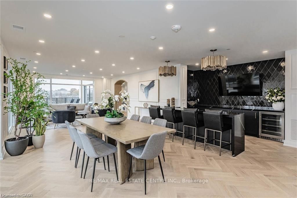 71 Wyndham Street S, Unit 608 - Photo 32