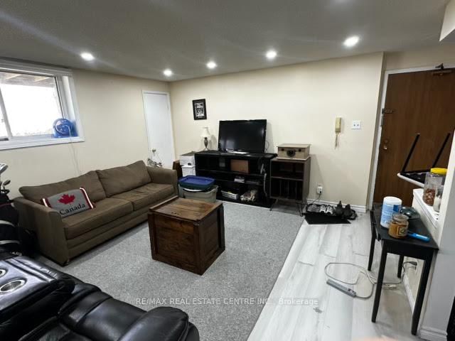 902 - 565 Greenfield Ave, Kitchener, N2C 2P5 | Image 3