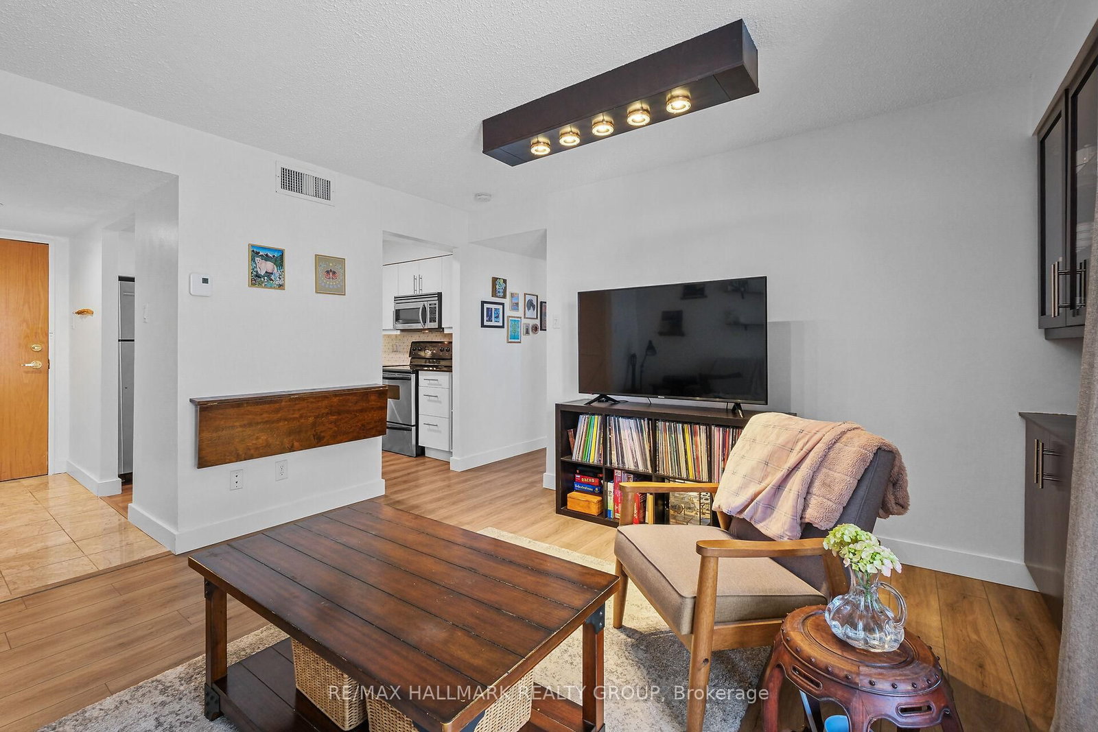 199 Kent Street, Unit 604 - Photo 10