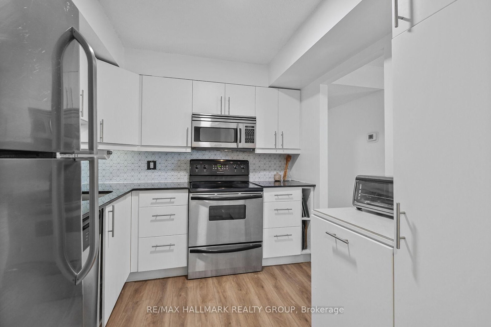 199 Kent Street, Unit 604 - Photo 18