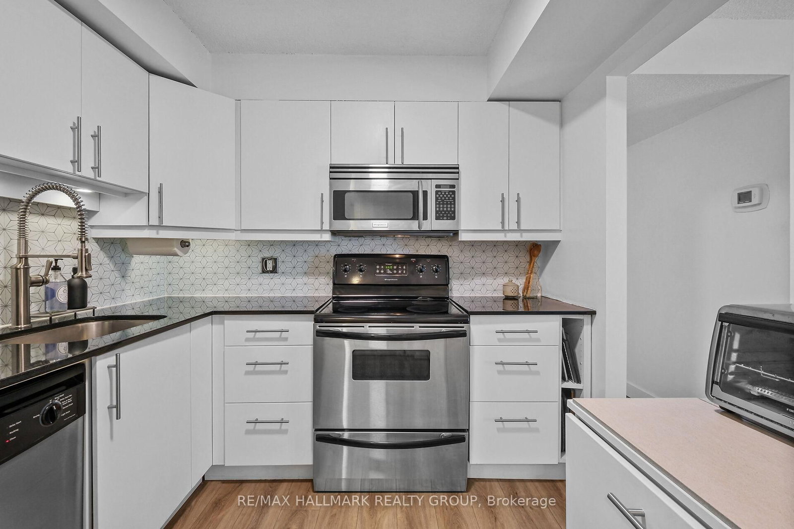 199 Kent Street, Unit 604 - Photo 20