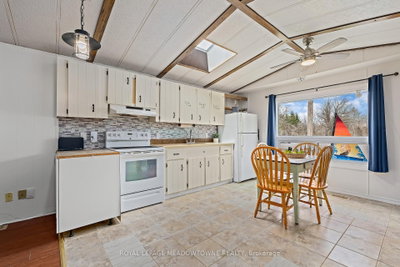 4 Laurel Lane — more photos