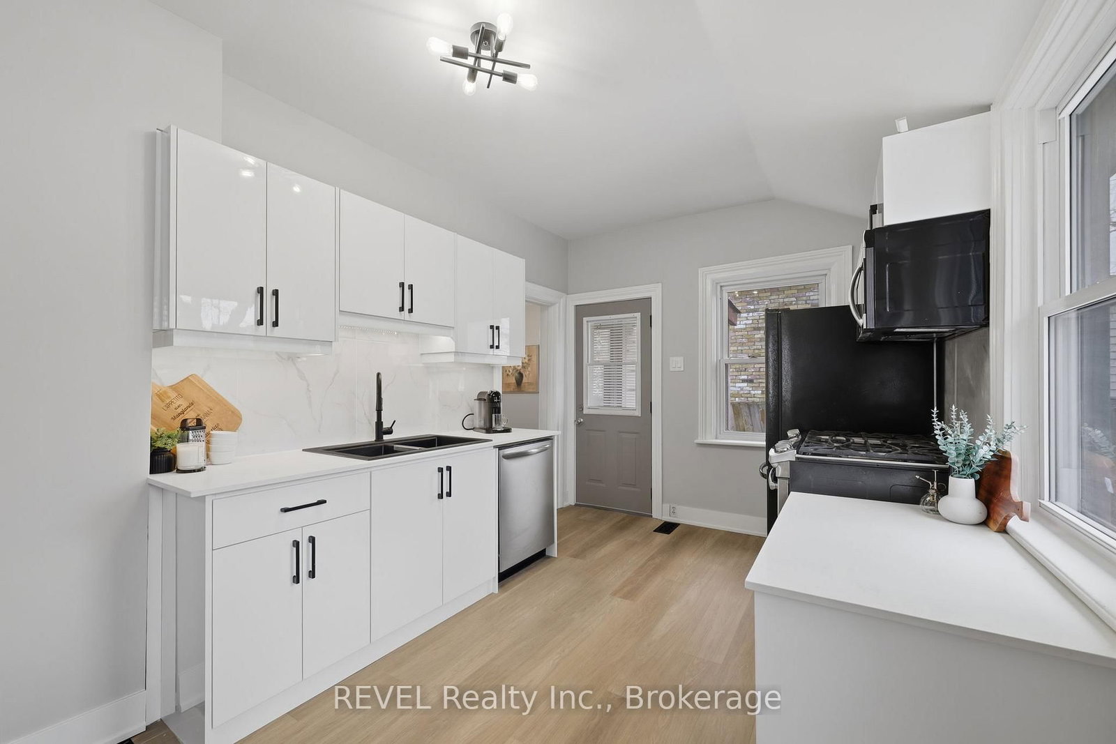 225 Ross Street - Photo 18