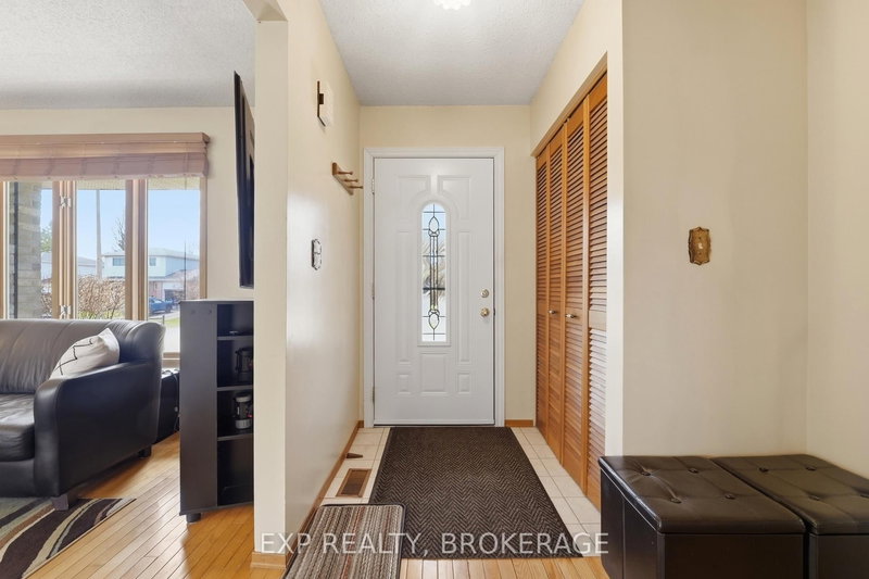 693 Cedarwood Dr, Kingston, K7P 2H8 | Image 2