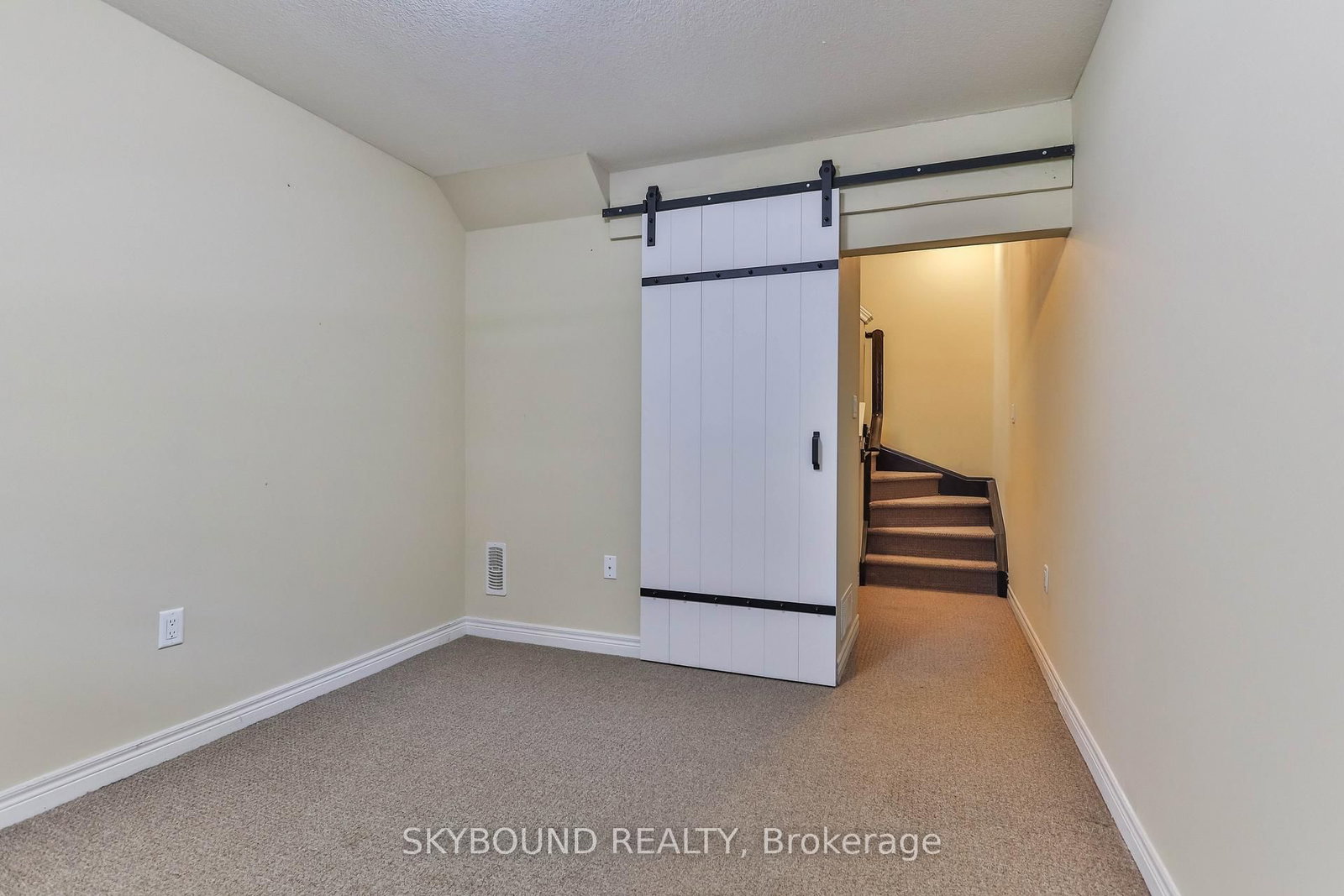 2 Egleston Lane - Photo 3