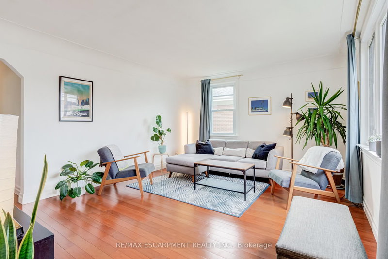 9 Beaucourt Rd, Hamilton, L8S 2R1 | Image 2