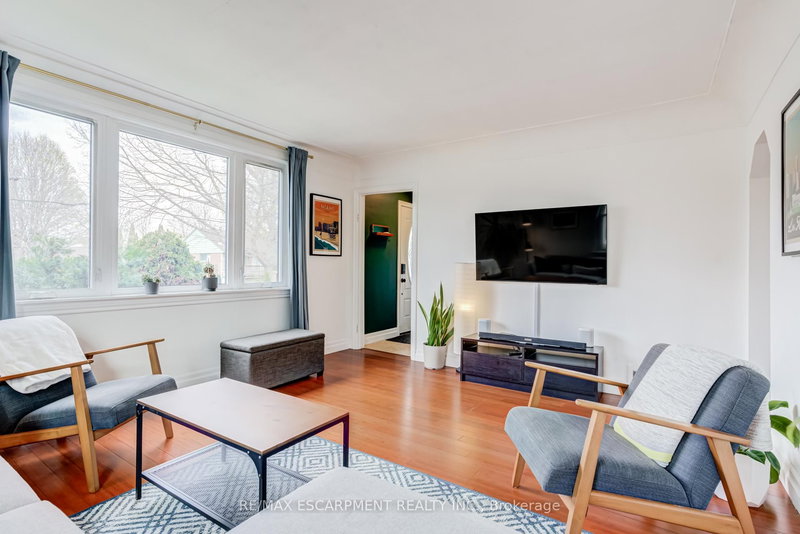 9 Beaucourt Rd, Hamilton, L8S 2R1 | Image 3