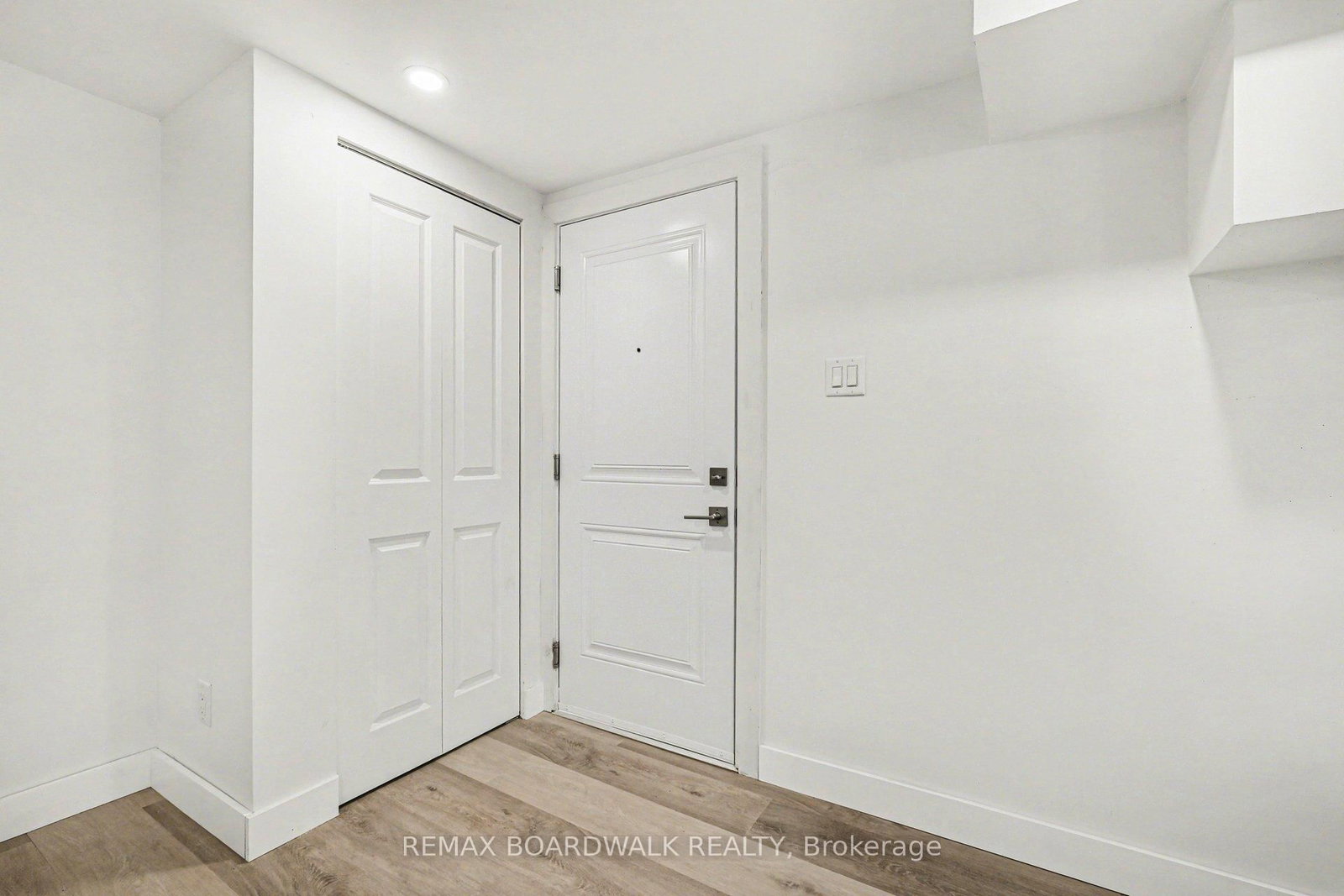 2486 Kaladar Avenue, Unit 3 - Photo 9