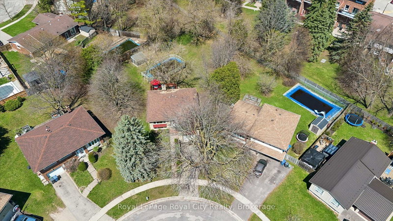 11 Gregory Pl, Guelph, N1H 6Y5 | Image 3