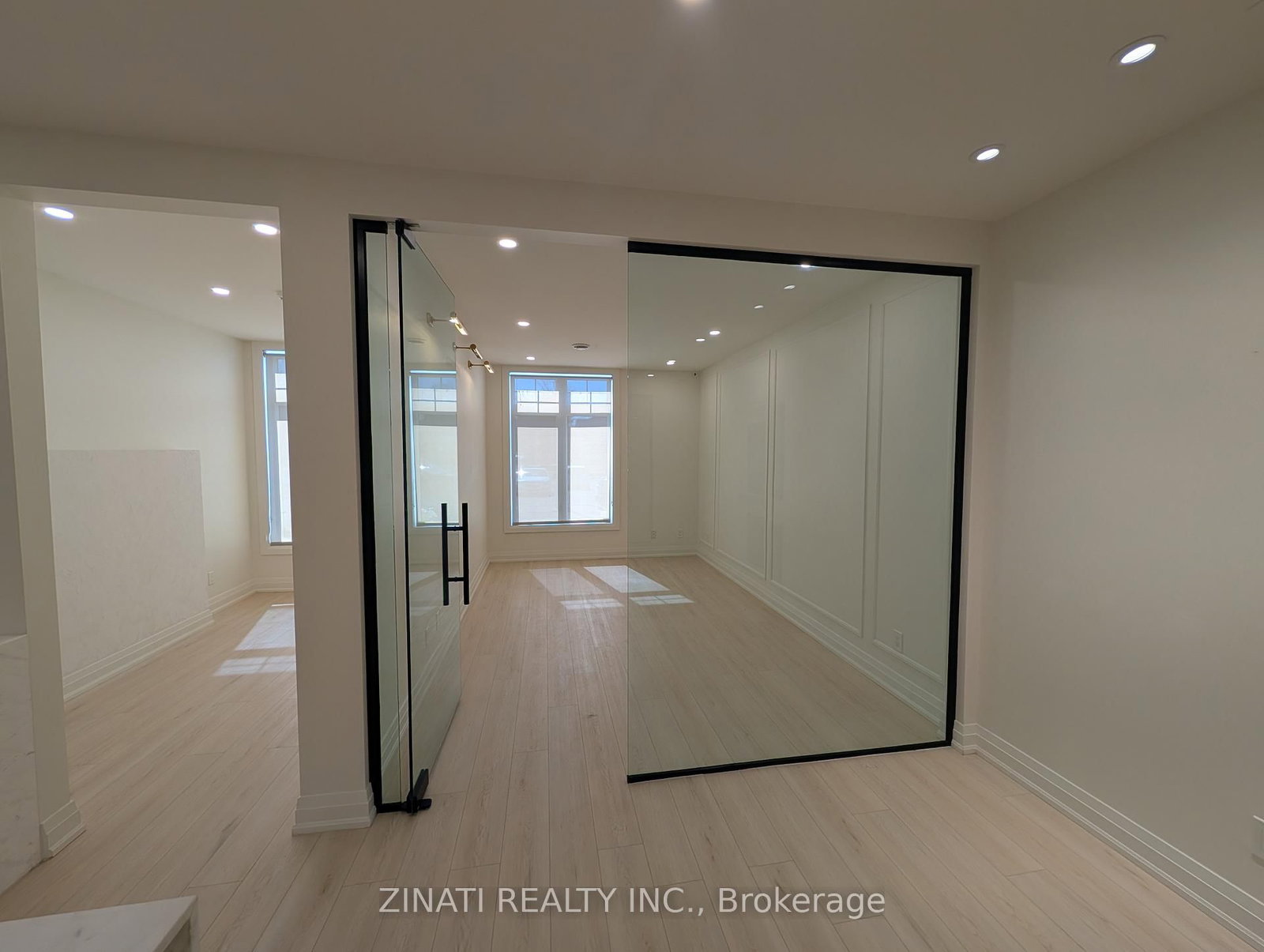 92 Centrepointe Drive, Unit 1 - Photo 14