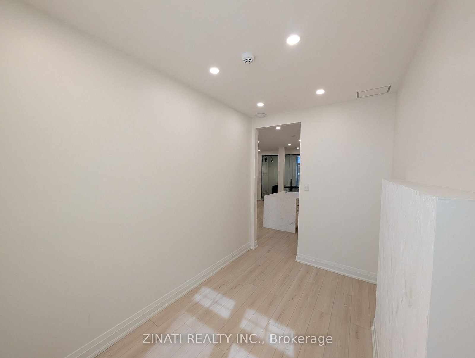 92 Centrepointe Drive, Unit 1 - Photo 18