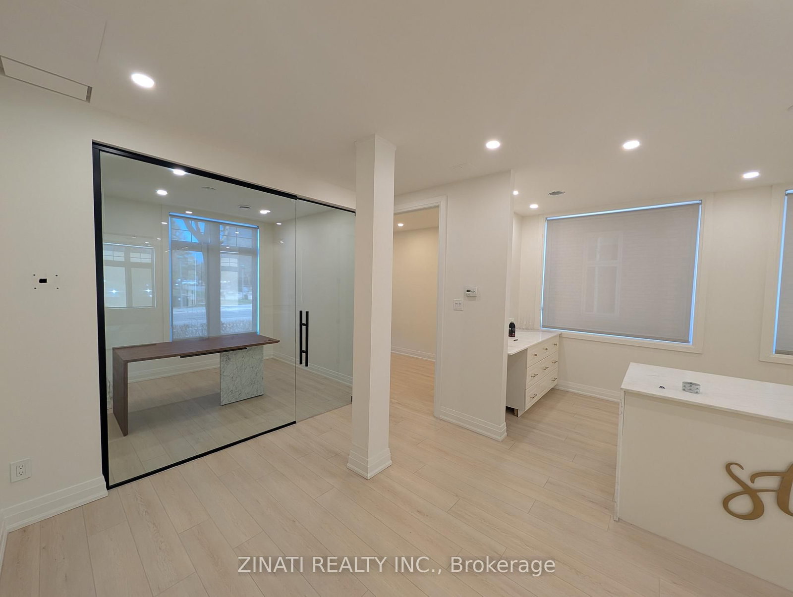 92 Centrepointe Drive, Unit 1 - Photo 6