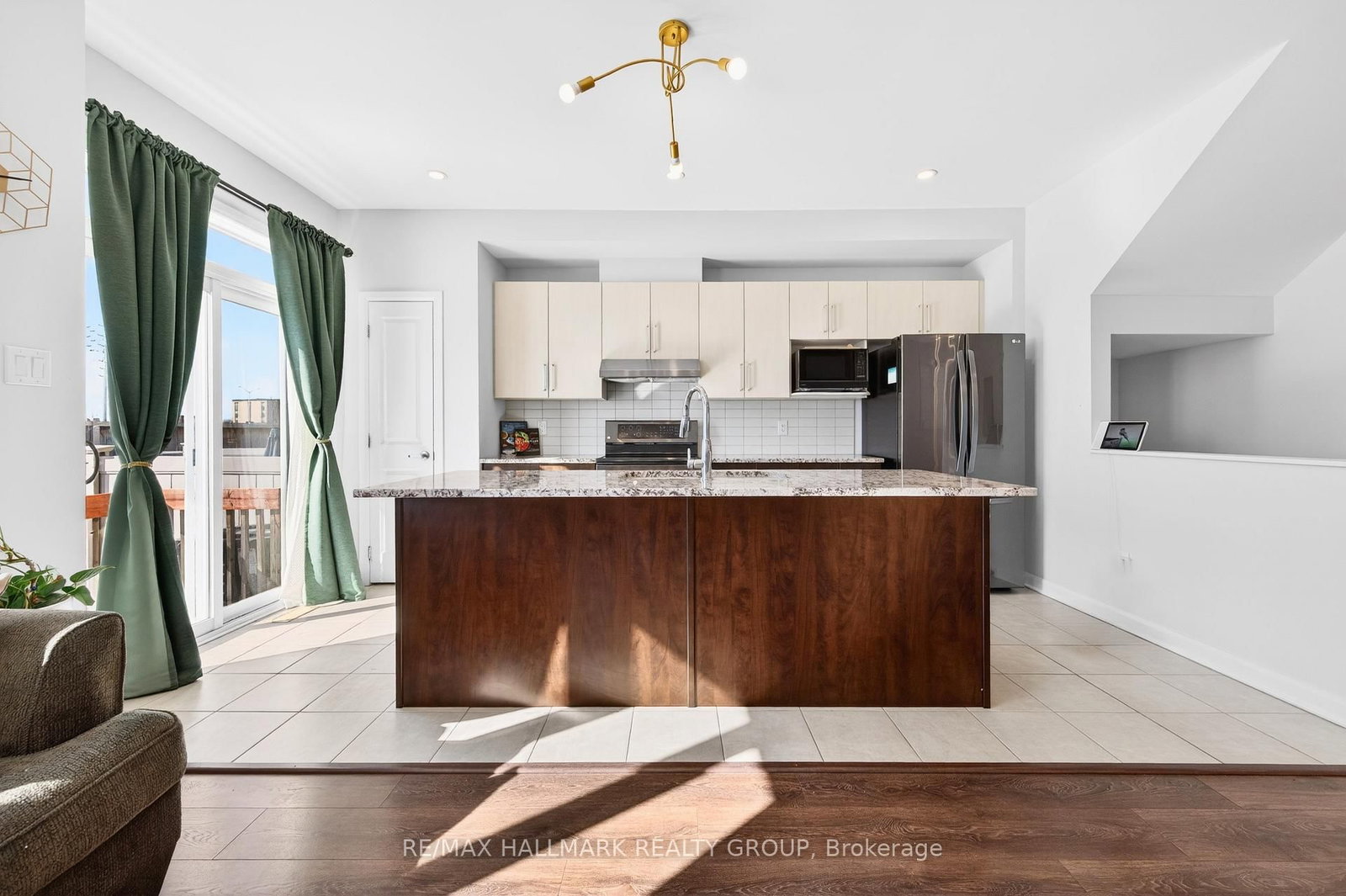 562 Clemency Crescent - Photo 10