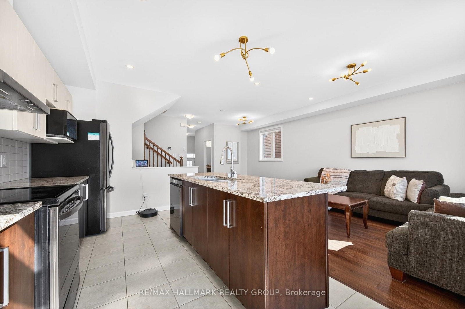 562 Clemency Crescent - Photo 14